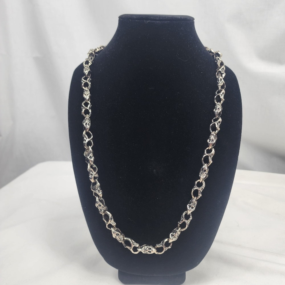 Skull Silver Tone Chain Necklace or Belt